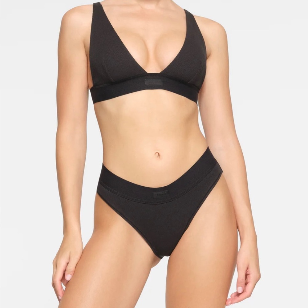 NWT SKIMS COTTON PLUNGE BRALETTE SOOT XS